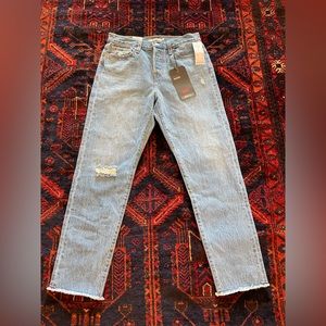 Levi Wedgie Jean Size 28 NWT